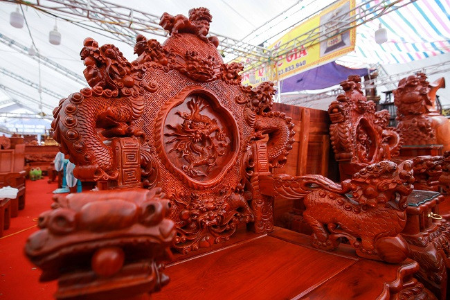 Bo ban ghe go dinh huong gia hon nua ty dong-Hinh-11