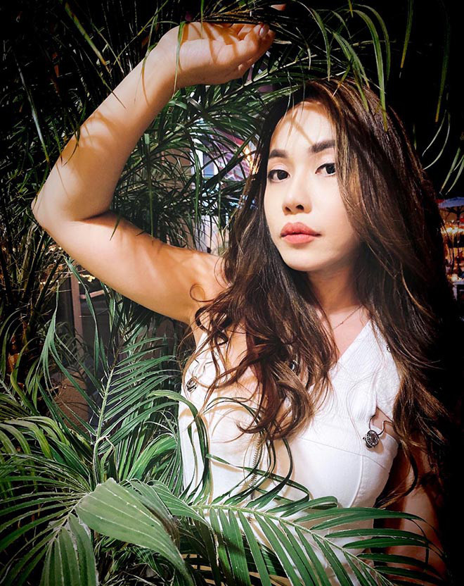 Một số hình ảnh mới nhất của Phương Trang ở trời Tây.