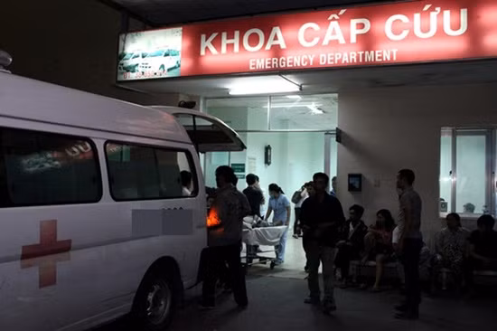 Cu ong 76 tuoi nhap vien vi thu tu the tao bao voi nguoi yeu