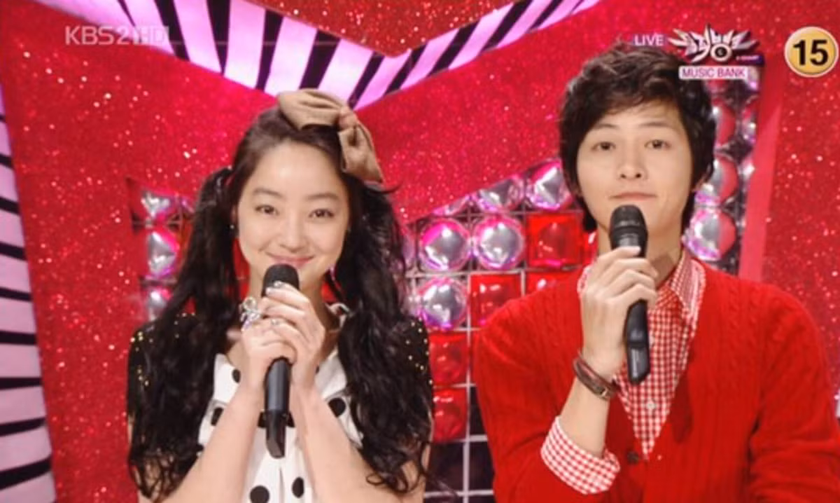 4 moi tinh khong cong khai cua Song Joong Ki truoc khi cuoi lan hai-Hinh-3