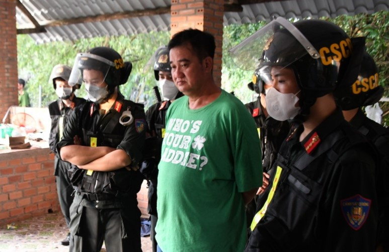 Bat giu Vu ‘Tinh’, nguoi cam dau nhom bao ke, doi no thue