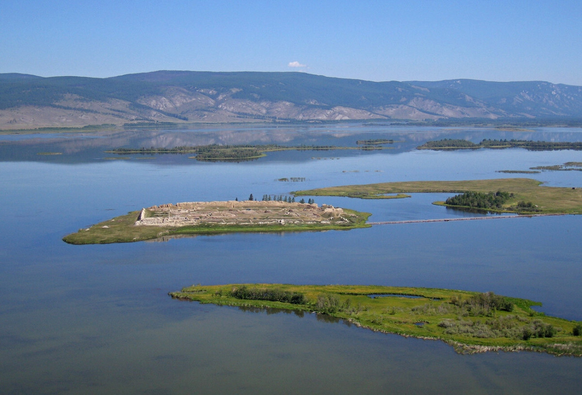 Por-Bazhyn - Phao dai bi an tren hon dao xa xoi o Siberia-Hinh-2