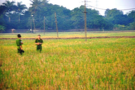 Công an có mặt tại hiện trường nơi ông Thắng tử vong để điều tra vụ việc.