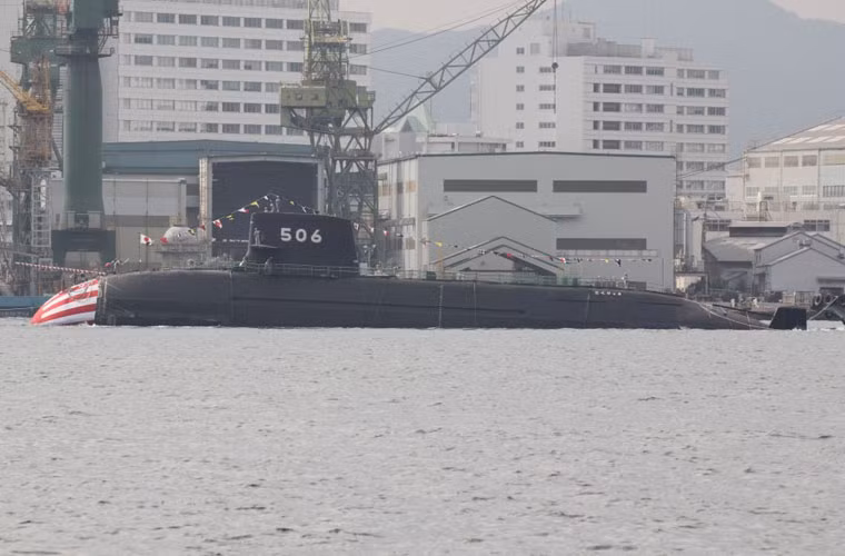 Do lượng giãn nước lớn, cho nên khả năng chịu gió của tàu lớp Soryu rất mạnh, khả năng hành trình liên tục thông qua ống khí có thể đạt 10.000 hải lý với tốc độ trung bình 8 hải lý/giờ, có thể đến khu vực Đông Nam Á.