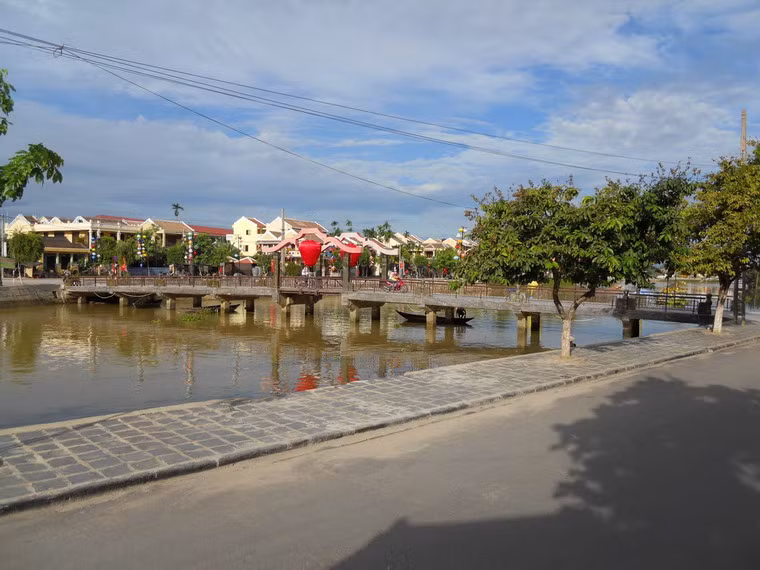 Trong những năm gần đây, có nhiều ý kiến cảnh báo về tình trạng xuống cấp của cầu.