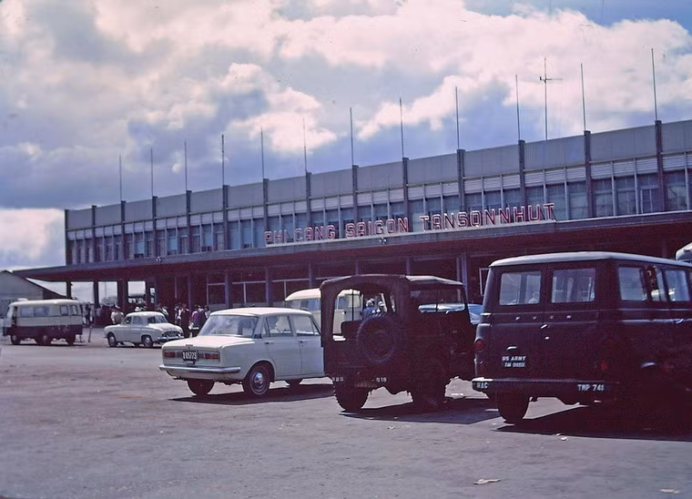 Phi cảng Sài Gòn - Tân Sơn Nhất.
