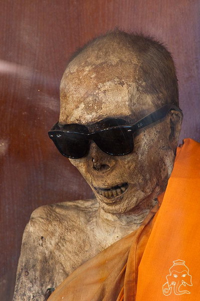 Khi đến tuổi 79, vị thiền sư biết rằng mình sẽ không còn tại thế được bao lâu nữa. Ông đã quyết định ngồi thiền định cho đến khi viên tịch.