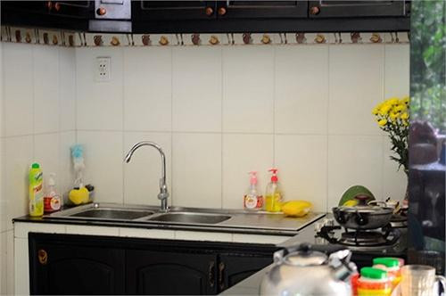 Gian bếp được thiết kế đơn giản và không có quá nhiều nội thất trưng bày.