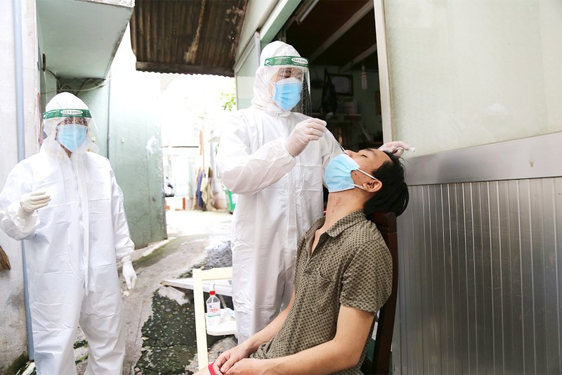 Moi: F0 duoc phep ra khoi nha nhung phai mang khau trang