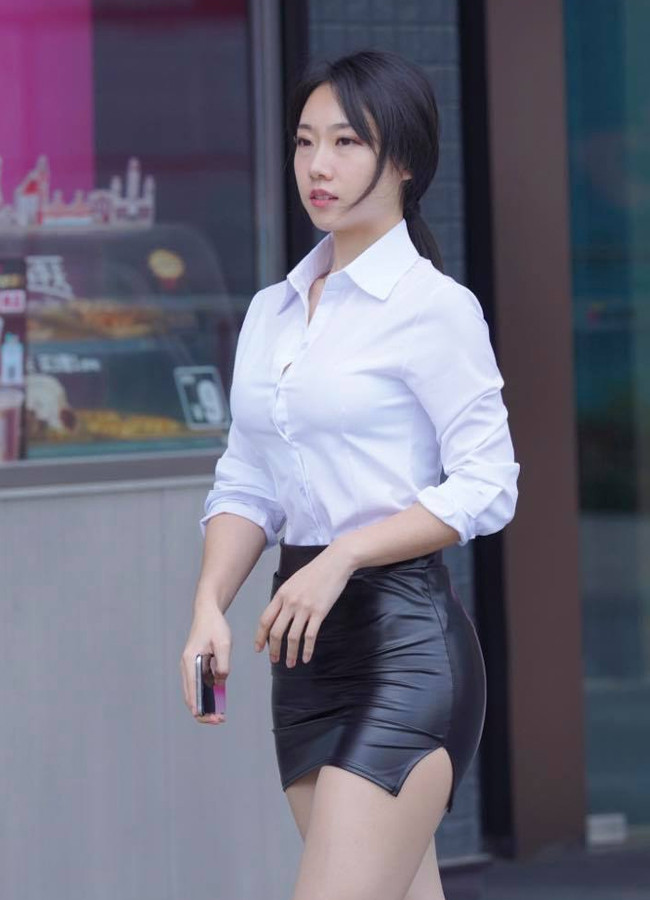 Tuy nhiên, không phải ai mặc áo sơ mi cũng nhận được nhiều thiện cảm từ phía người đối diện.