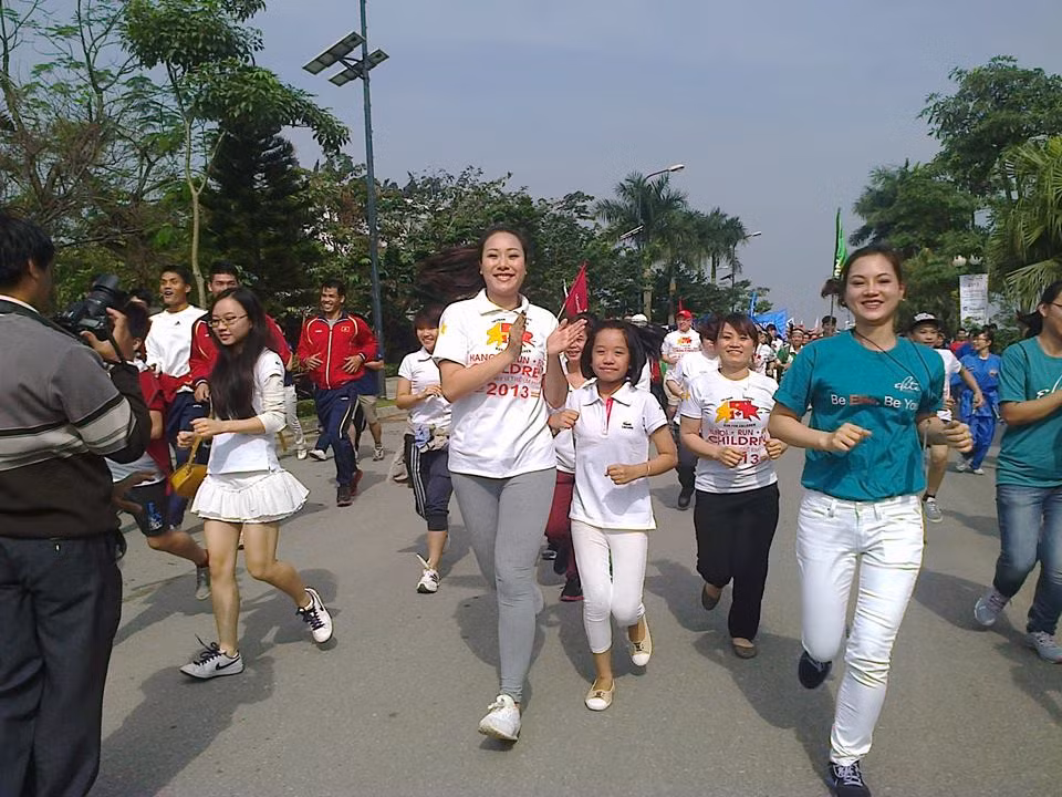 Cuộc chạy nhân đạo này là hoạt động truyền thống tập trung vào những thách thức mà trẻ em khuyết tật ở Việt Nam phải đối mặt. Kêu gọi cộng đồng giúp đỡ trẻ em thông qua việc quyên góp quỹ nhằm tài trợ kinh phí cho các điều trị y tế gồm có chữa trị ung thư và phẫu thuật tim.