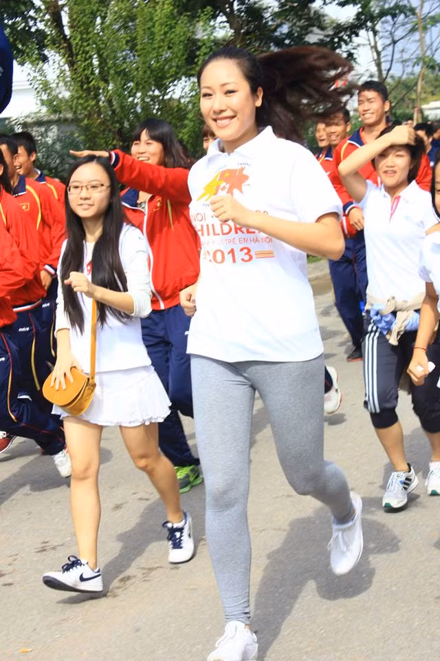 Tham gia các hoạt động xã hội là công việc hoa hậu duy trì từ sau khi đội vương miện hoa hậu.