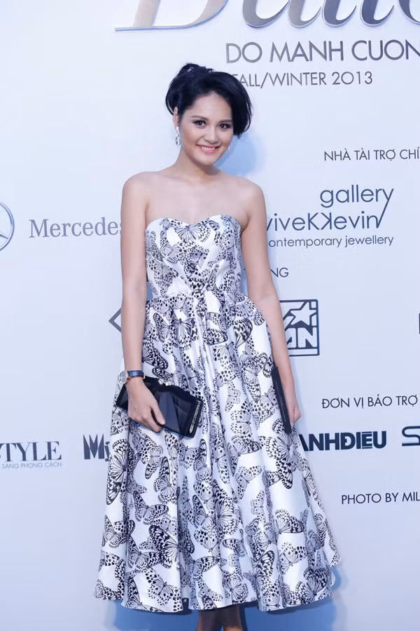 Á hậu Hương GIang cũng mặc một thiết kế của Đỗ Mạnh Cường.