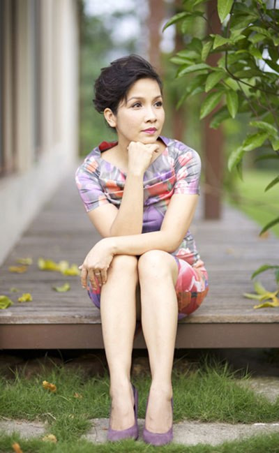 Có thể nói rằng, gặp Mỹ Linh ở hiện tại, người ta sẽ rất khó có thể tìm thấy được những bộ đôi lệch tone, kiểu cách và rối mắt như ngày xưa nữa.