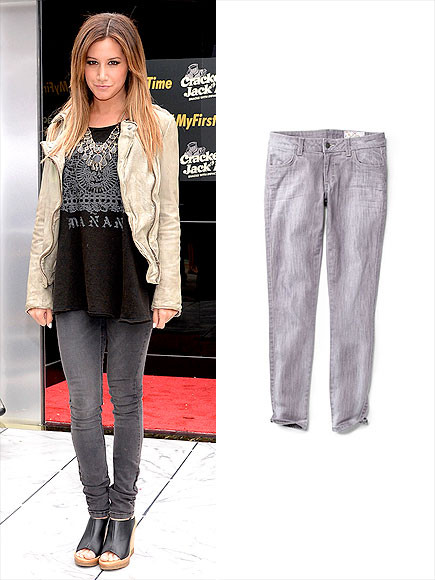 Denim phai màu: Denim phai màu là “item” không thể thiếu trong tủ đồ của một cô nàng năng động. Mix cùng phông và blazer sẽ rất hoàn hảo với tiết trời mùa thu mát mẻ.