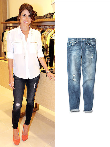 Denim rách: Xu hướng mặc quần bò rách khá phổ biến trong nhiều bộ sưu tập mùa thu năm nay, và được nhiều tín đồ thời trang diện trên đường phố.