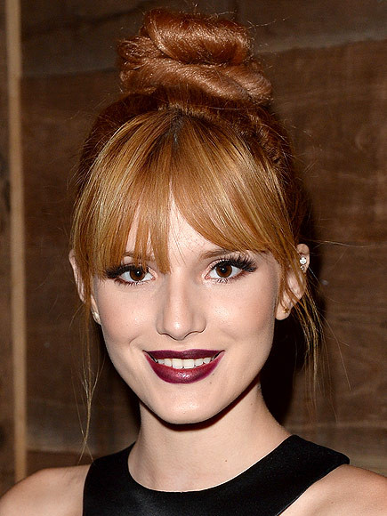 Tóc búi cao được sao tuổi teen Bella Thorne lựa chọn để tăng thêm phần cá tính.
