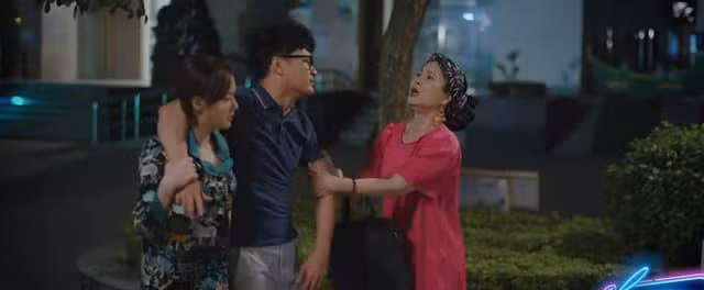 Lan Phuong thay 'tom' khi Hong Dang non that len nguoi-Hinh-2