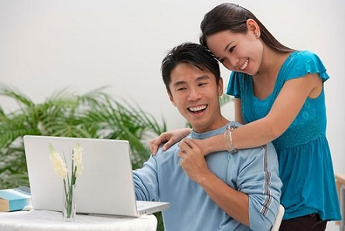 Bạn có được người vợ/chồng lý tưởng. Một người có phúc sẽ nhờ tích đức mà gặp được ý trung nhân hết lòng vì họ. Nếu không có phúc thì chắc chắn cô ấy hay anh ấy cũng sẽ không hết lòng yêu thương và chung thủy với bạn như vậy. Thế nên hãy biết cảm ơn vì mình đã tích đức từ tiền kiếp này đến kiếp khác để được may mắn hơn nhiều người khác.