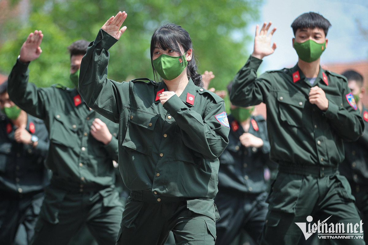 Ngắm ‘bông hồng thép’ đánh võng mô tô, một tay quật ngã tội phạm ảnh 3