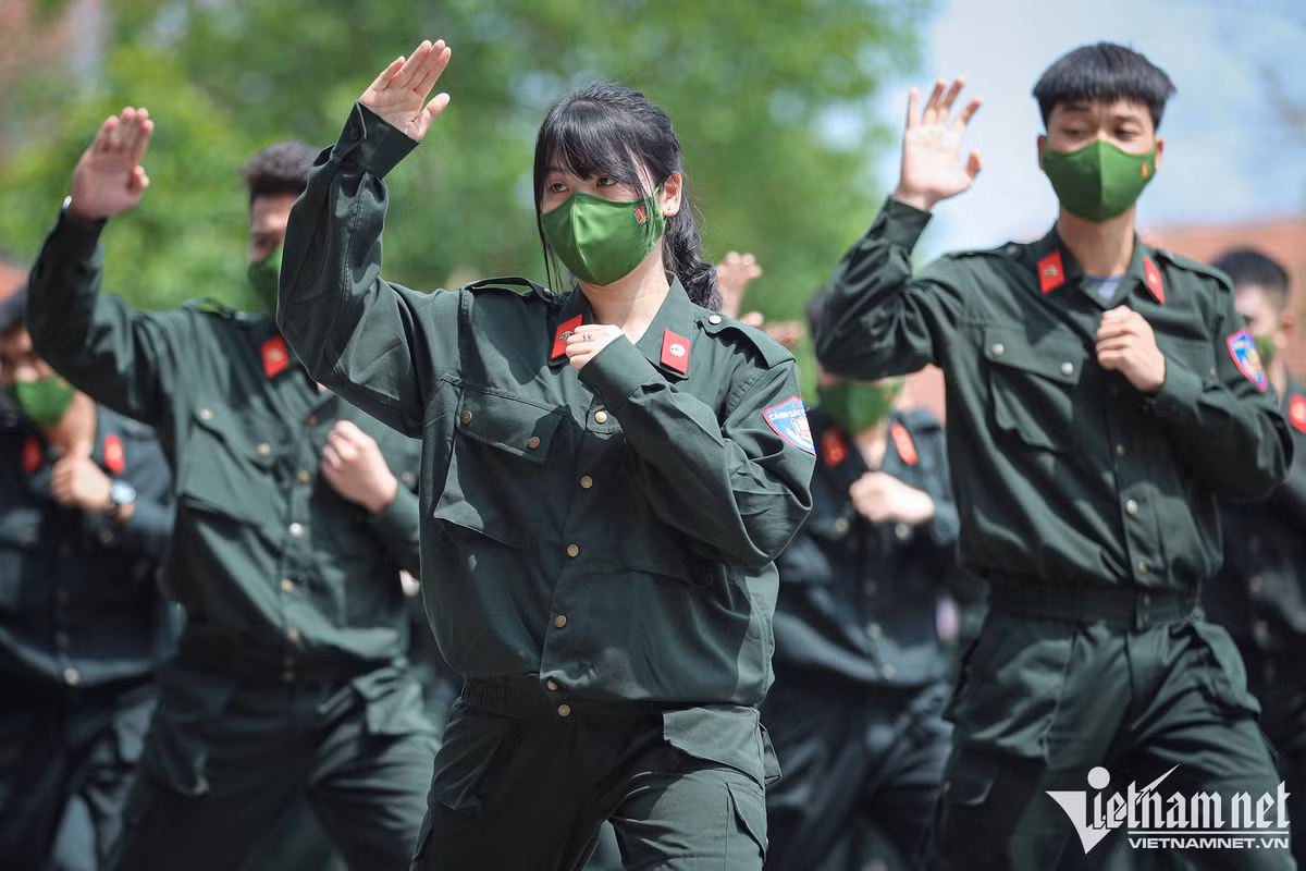 Ngắm ‘bông hồng thép’ đánh võng mô tô, một tay quật ngã tội phạm ảnh 3