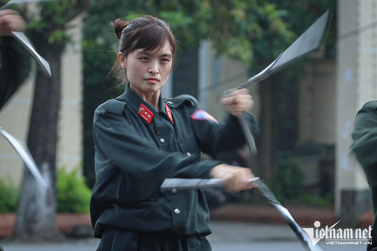 Ngắm ‘bông hồng thép’ đánh võng mô tô, một tay quật ngã tội phạm ảnh 9