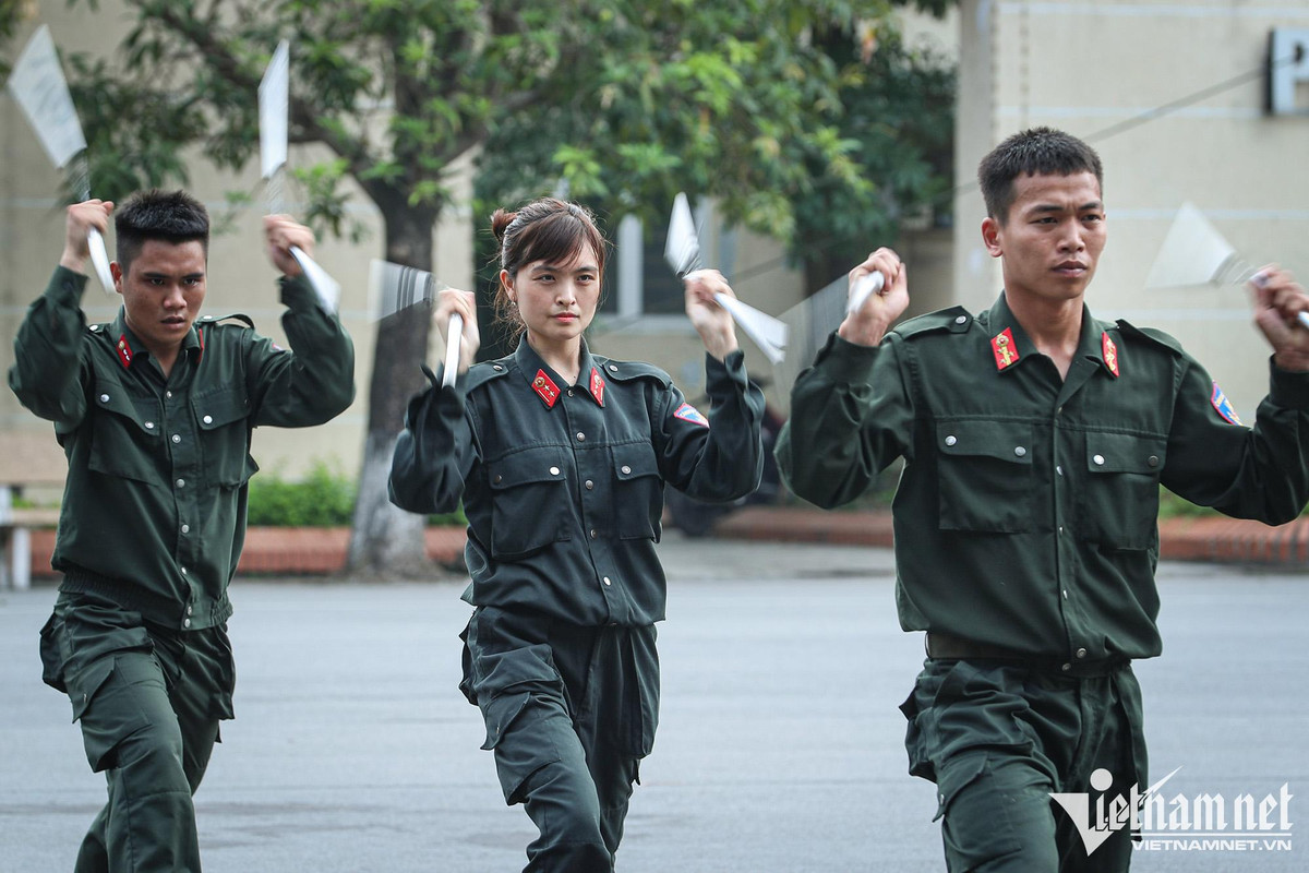 Ngắm ‘bông hồng thép’ đánh võng mô tô, một tay quật ngã tội phạm ảnh 8