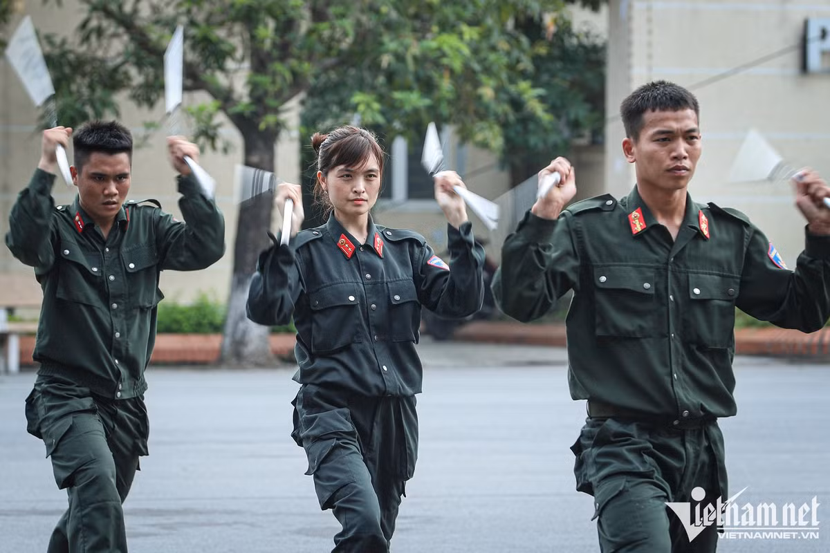 Ngắm ‘bông hồng thép’ đánh võng mô tô, một tay quật ngã tội phạm ảnh 8