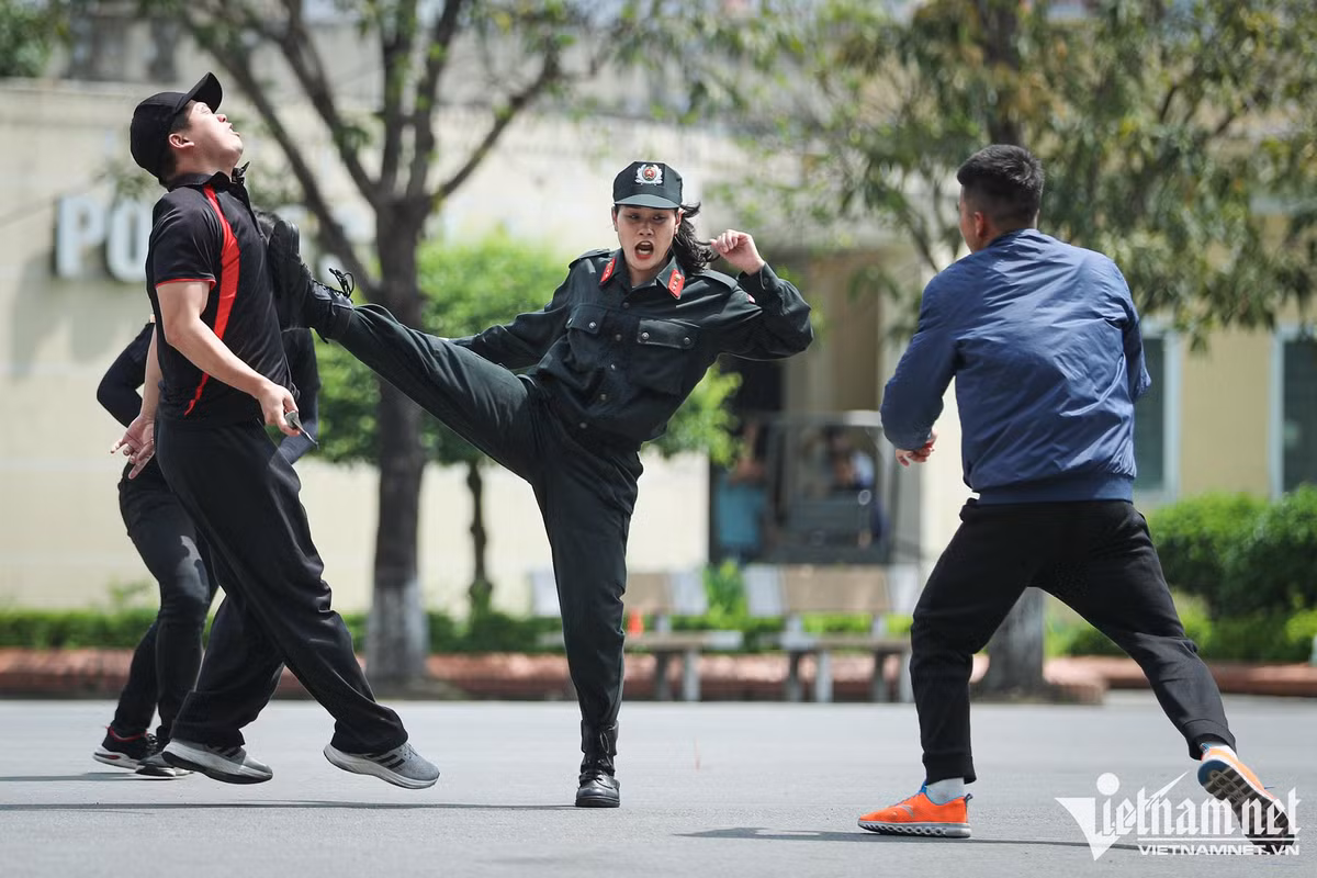 Ngắm ‘bông hồng thép’ đánh võng mô tô, một tay quật ngã tội phạm ảnh 5