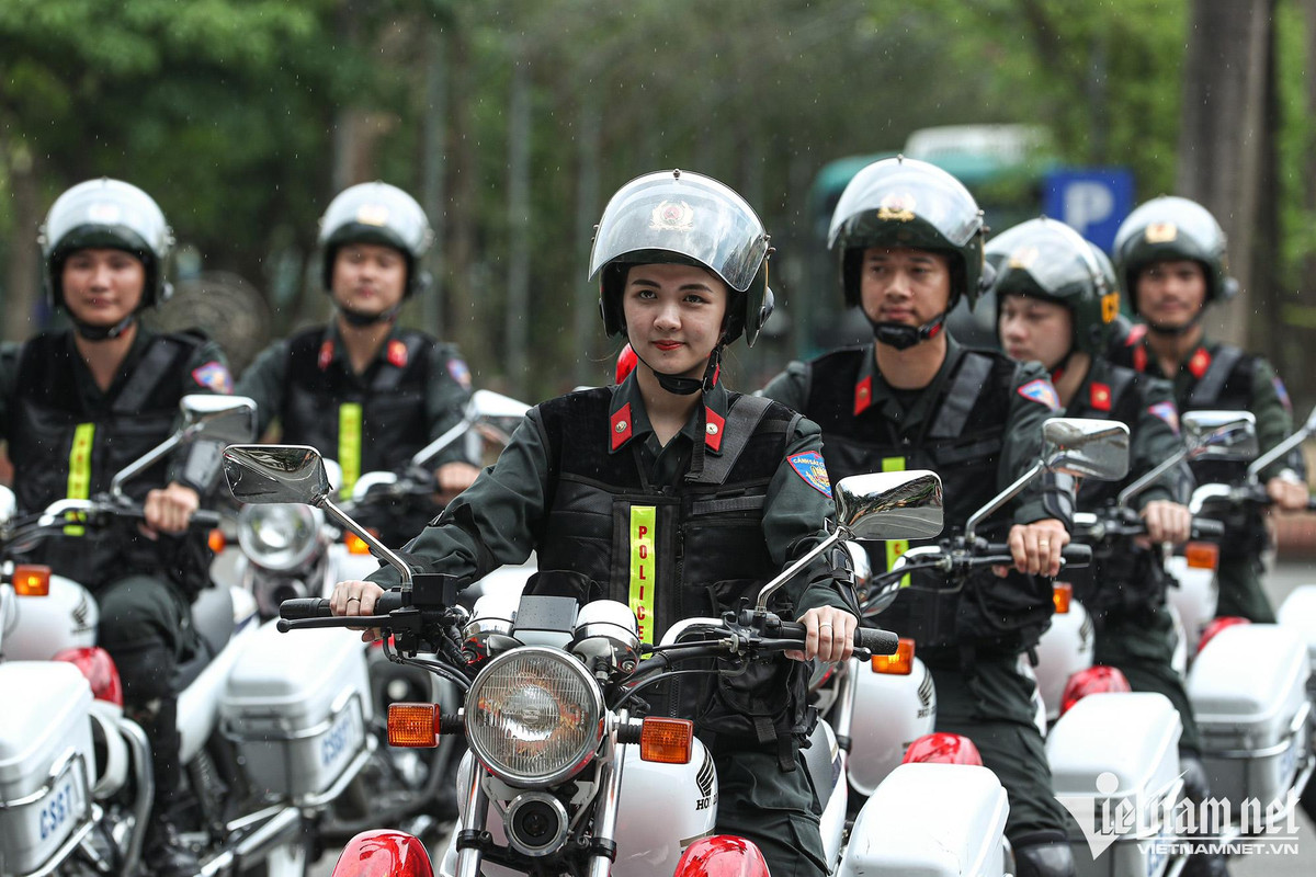 Ngắm ‘bông hồng thép’ đánh võng mô tô, một tay quật ngã tội phạm ảnh 10