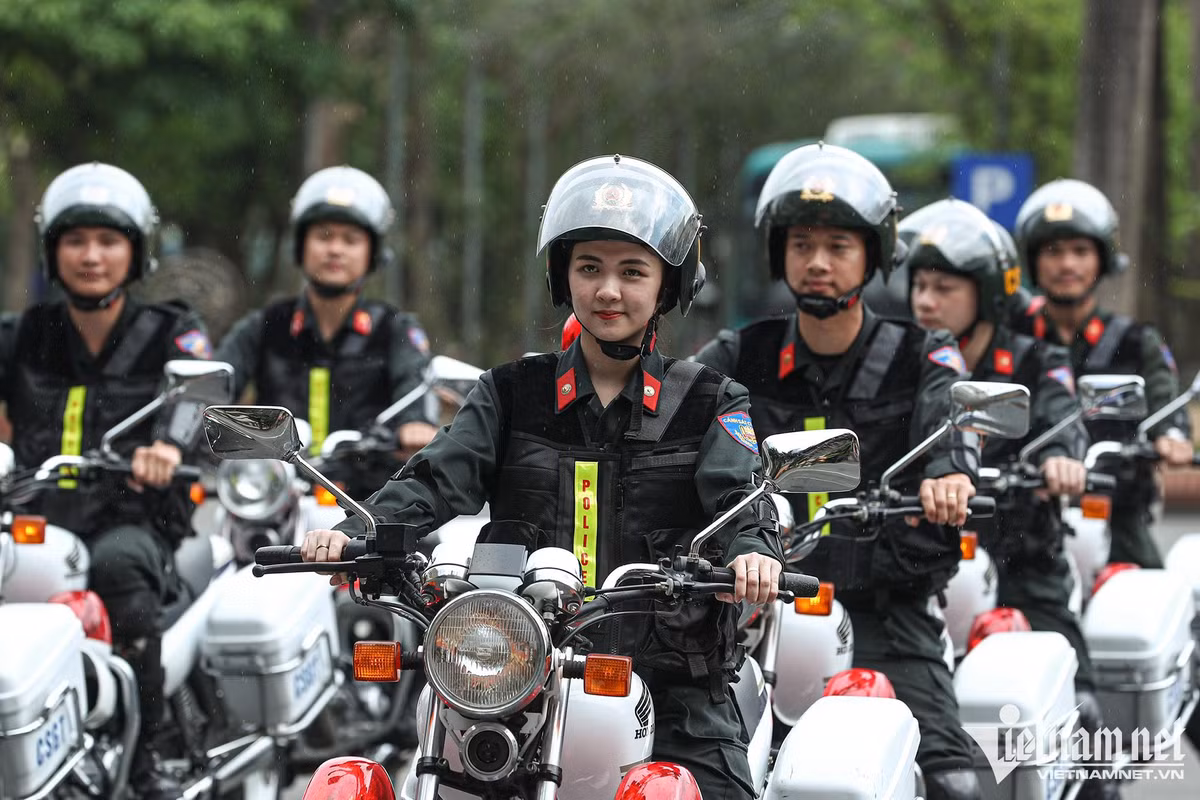 Ngắm ‘bông hồng thép’ đánh võng mô tô, một tay quật ngã tội phạm ảnh 10