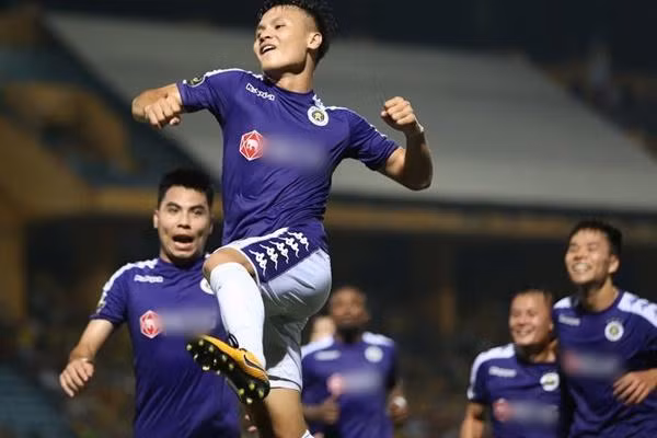 Bat ngo tinh hinh hien tai cua Quang Hai khi roi tuyen Viet Nam-Hinh-4