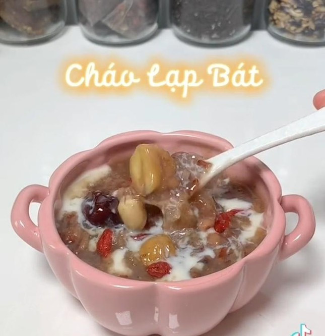 Hanh trinh nghien cuu thuc pham dinh duong cua nu TikToker