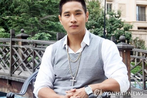 Nam ca sĩ bị cấm trở lại Hàn Quốc Nam ca si bi cam tro lai Han Quoc