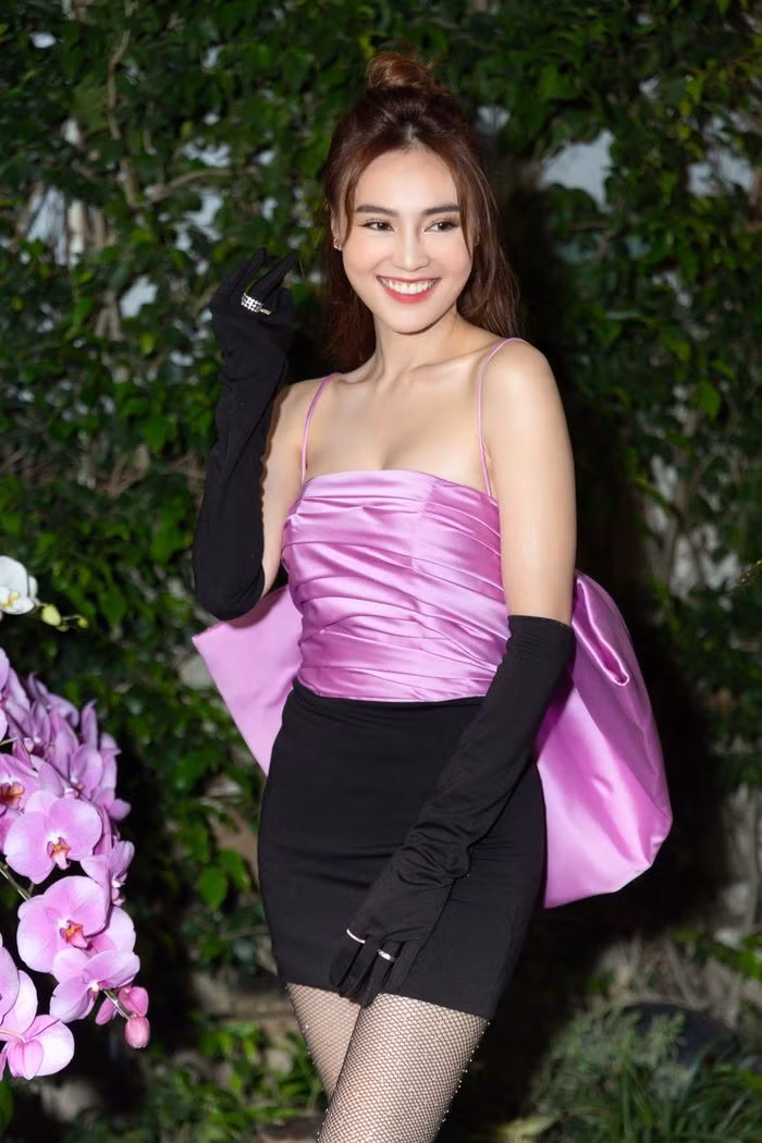 My nhan Viet dien mau tim oai huong: Toa sang nhu cong chua-Hinh-4