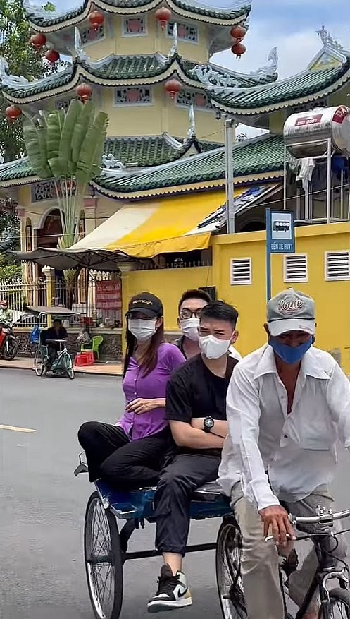 My nhan Viet dien ao ba ba: Nguoi lay loi, ke trum cuoi-Hinh-2