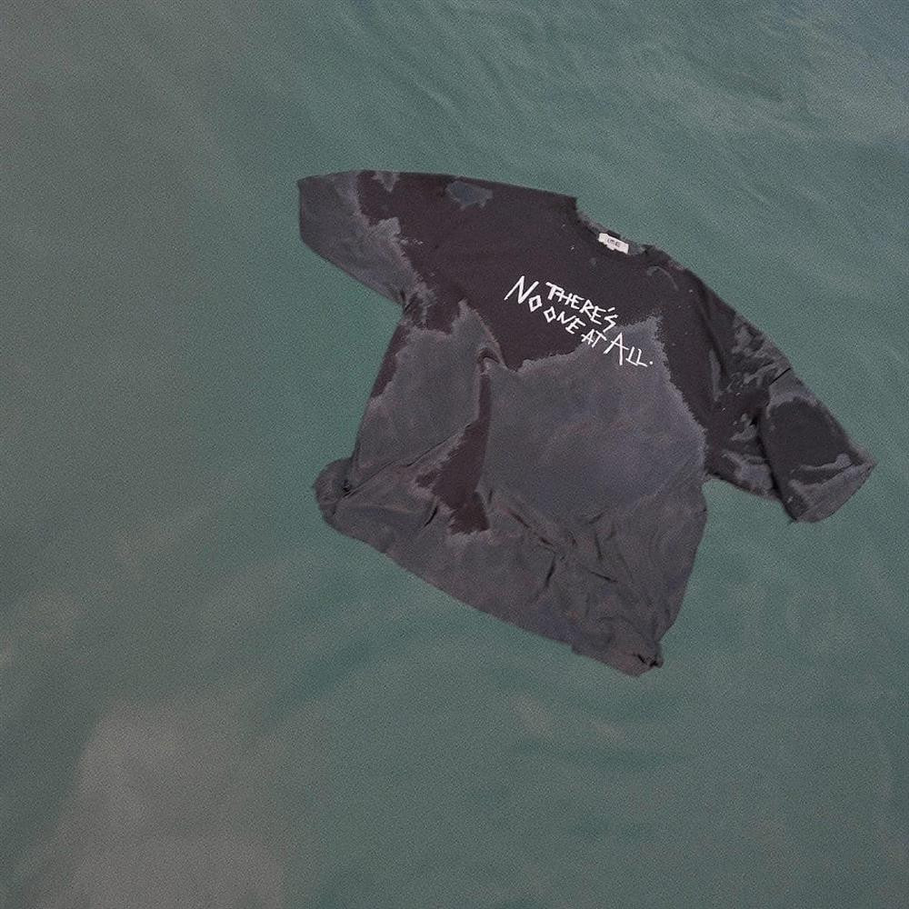 Son Tung gap han: Het ao chui bay den gay o nhiem moi truong-Hinh-3