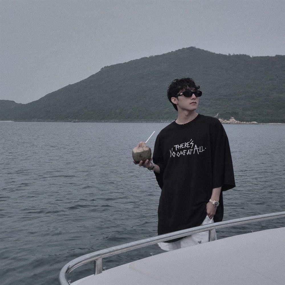 Son Tung gap han: Het ao chui bay den gay o nhiem moi truong-Hinh-5