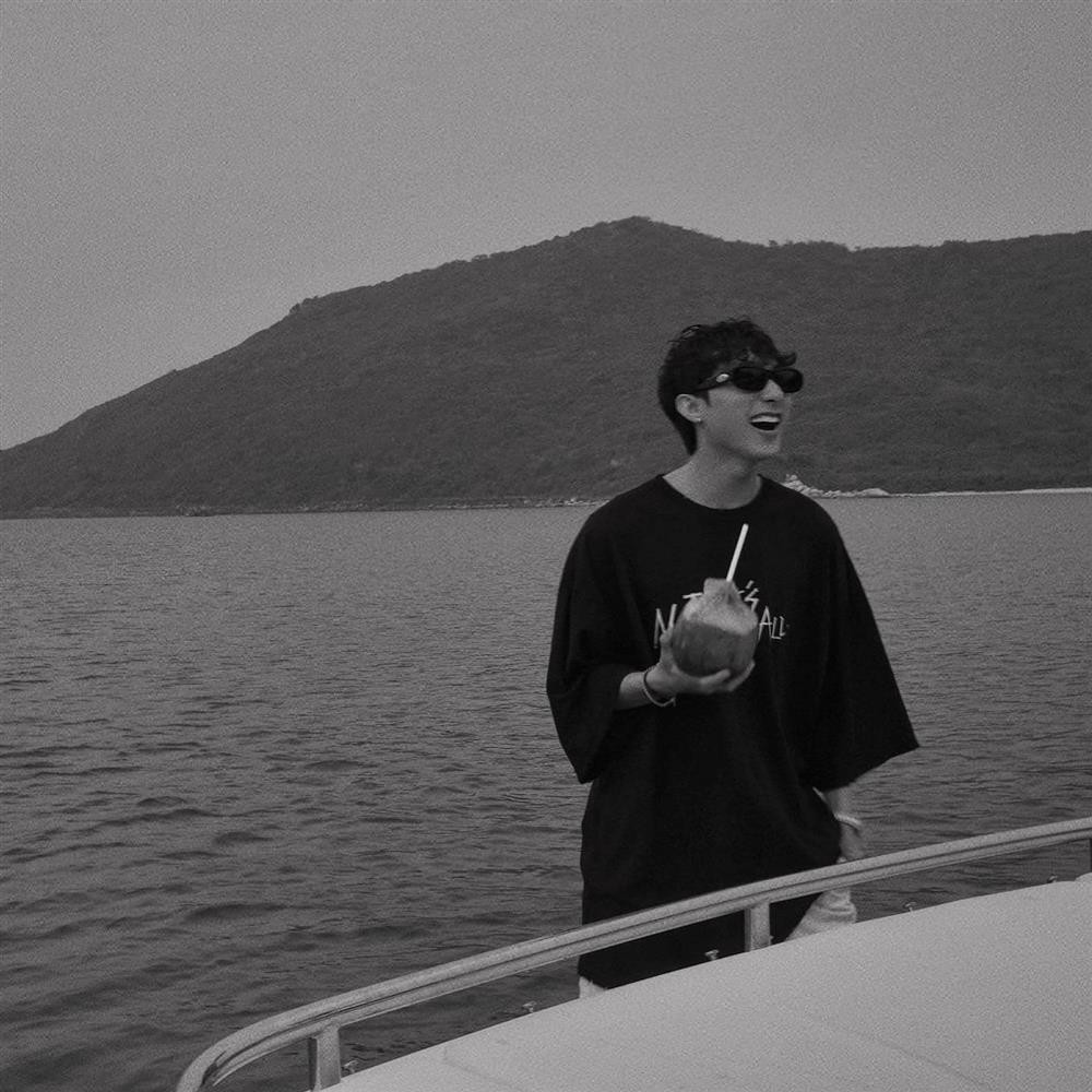 Son Tung gap han: Het ao chui bay den gay o nhiem moi truong-Hinh-6