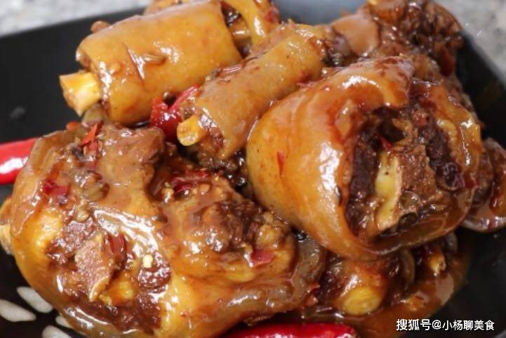 Bo phan dai bo cuc hiem tren con bo, bo sung nhieu collagen