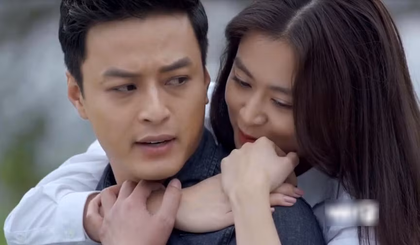 Hồng Đăng là cái tên không xa lạ với khán giả truyền hình. Có thể nói thành công của Cầu vồng tình yêu là bước ngoặt quan trọng trong sự nghiệp của nam diễn viên. Từ 2018, anh đảm nhận nhiều vai diễn trong các phim Người phán xử, Mê cung, Hoa hồng trên ngực trái, Hướng dương ngược nắng. Đặc biệt, vai Bảo "tuần lộc" (đóng cặp với Hồng Diễm) được nhiều khán giả yêu thích.