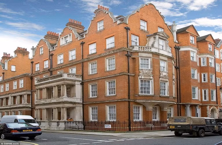 Biệt thự nằm tại số 7 Balfour (Anh) trở thành "siêu biệt thự" mới nhất của thị trường bất động sản Luân Đôn khi số tiền 45 triệu bảng được công bố để mua căn nhà.