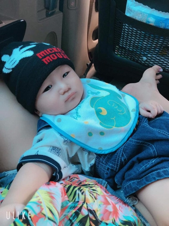 Con trai Lam Khanh Chi nhun nhay theo nhac cuc dang yeu du moi tron 8 thang tuoi (QA)