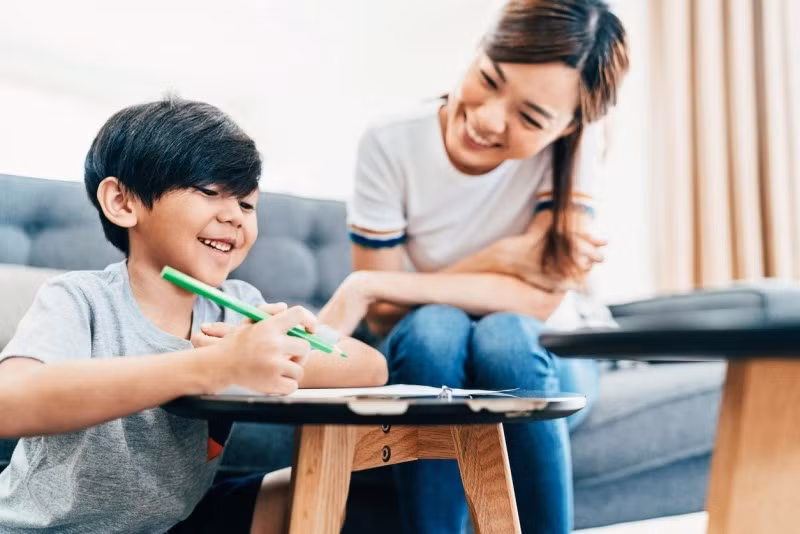 Su that cay dang phu phang khi nhan nuoi dua tre bi bo roi