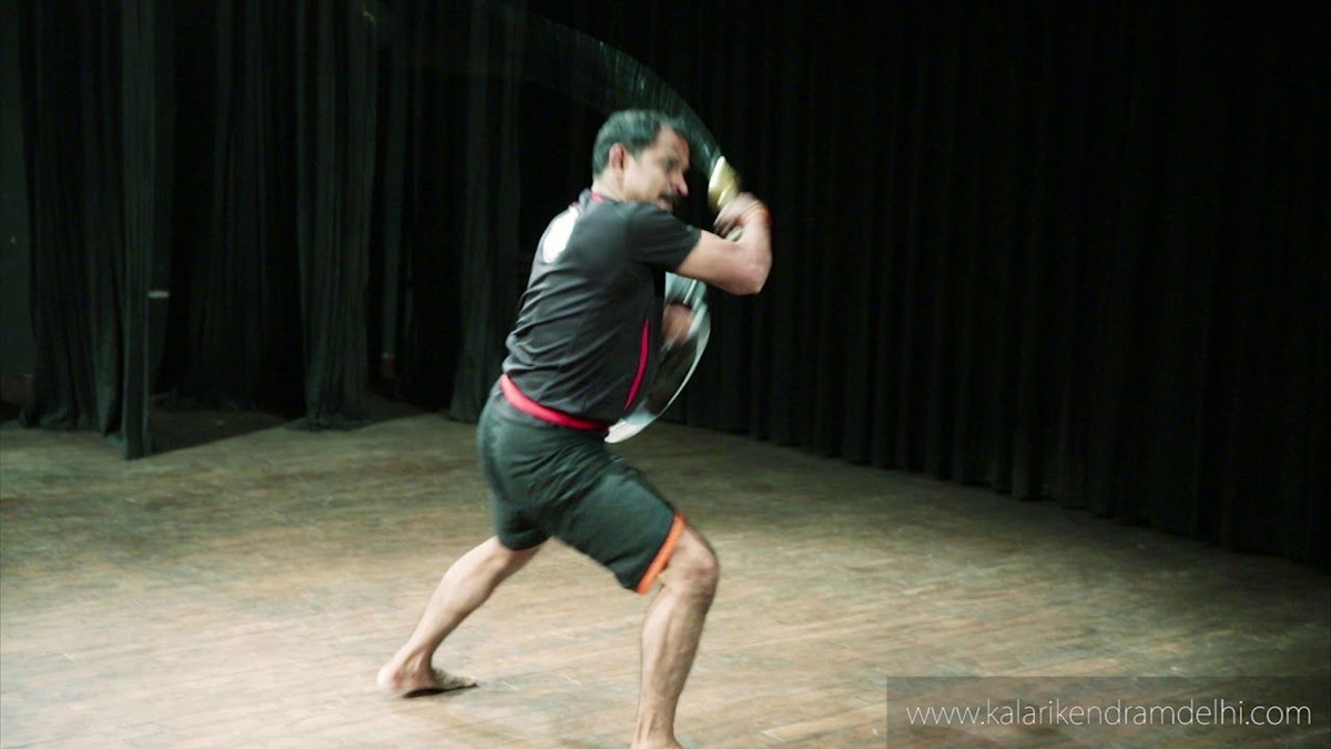 Ngày nay, urumi vẫn được sử dụng để biểu diễn trong một số phái võ cổ truyền ở các quốc gia khu vực Nam Á.