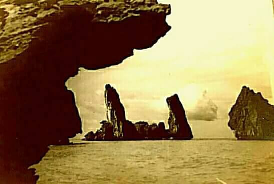 Được xem là biểu tượng cho cảnh đẹp Kiên Giang từ lâu đời, Hòn Phụ Tử đã được công nhận là danh lam thắng cảnh quốc gia vào năm 1989.