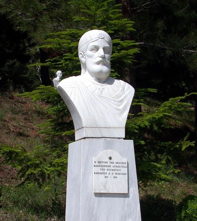 Sau 19 năm trị vì, Basil I qua đời trong một cuộc đi săn năm 886. Di sản ông để lại là một triều đại được coi là huy hoàng và thịnh vượng nhất của Byzantine.