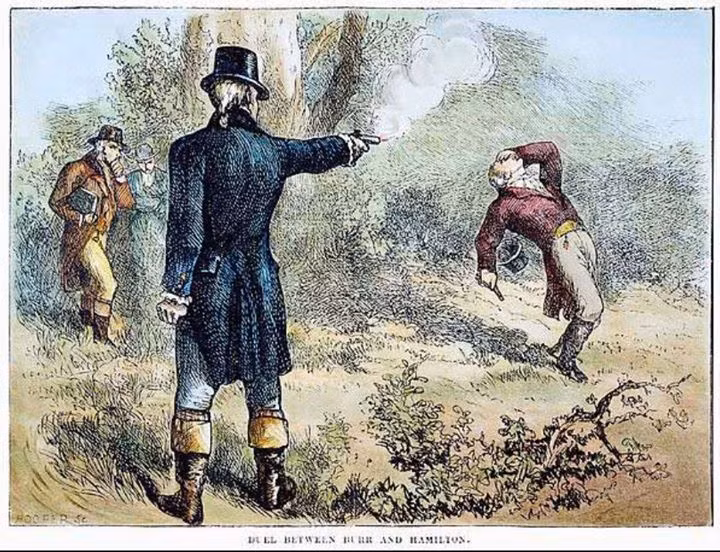 Ngày 11/7/1804 đã trở thành ngày đi vào lịch sử nước Mỹ khi Phó tổng thống Aaron Burr và Bộ trưởng Bộ Tài chính Alexander Hamilton chĩa súng vào nhau. Kết quả là Hamilton bị thương nặng và tử vong sau đó không lâu, bất chấp những nỗ lực của các bác sỹ.