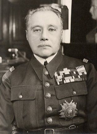 Maurice Gamelin (1872-1958) là một viên tướng gây nhiều tranh cãi trong lịch sử nước Pháp vì những đóng góp cũng như sai lầm mang tính thảm họa trong sự nghiệp cầm quân.