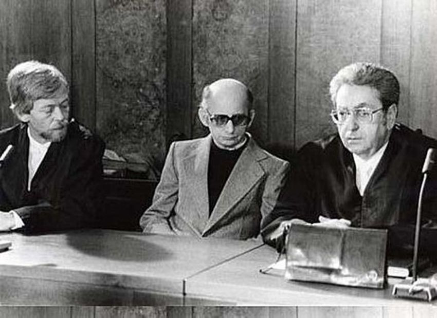 Dĩ nhiên là Kroll sẽ không được toài nguyện. Hắn bị cáo buộc với tội danh sát nhân ở ít nhất 8 vụ án, và âm mưu sát nhân ở một vụ án khác.